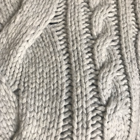 Banana Republic Cable Knit cropped Sweater - Picture 6 of 11